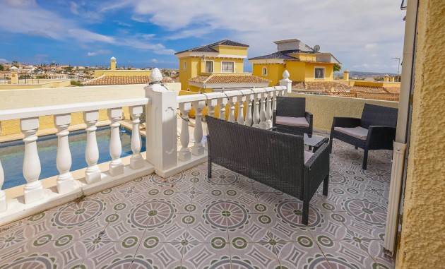 Resale - Independent Villa - La Marina - Urb. La Marina