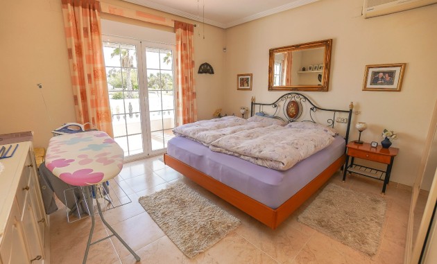 Resale - Detached Villa - La Marina - Urb. La Marina