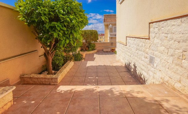 Resale - Detached Villa - La Marina - Urb. La Marina