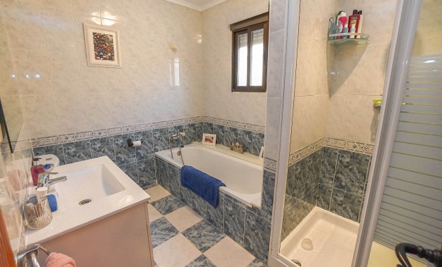 Resale - Detached Villa - La Marina - Urb. La Marina