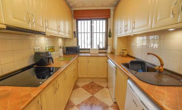 Resale - Detached Villa - La Marina - Urb. La Marina