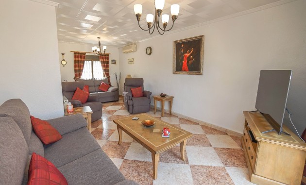 Resale - Detached Villa - La Marina - Urb. La Marina