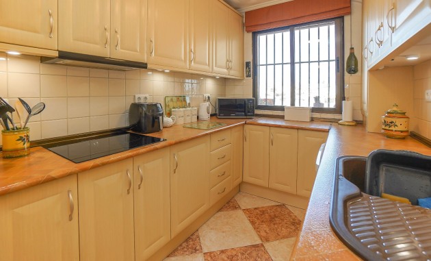 Resale - Detached Villa - La Marina - Urb. La Marina