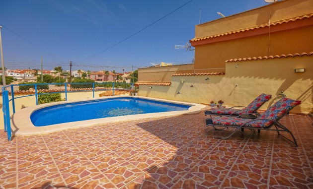 Resale - Detached Villa - La Marina - Urb. La Marina