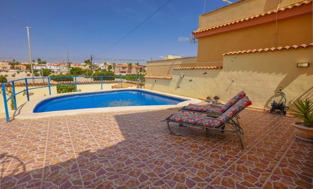 Resale - Detached Villa - La Marina - Urb. La Marina
