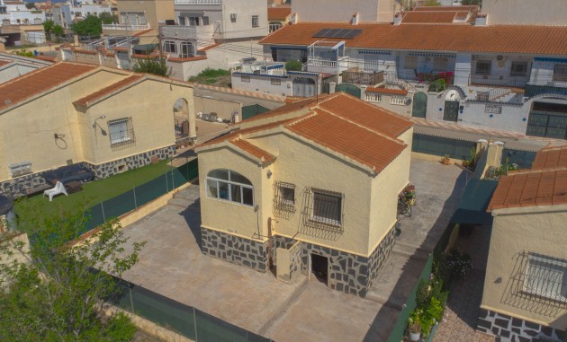 Wiederverkauf - Freistehende Villa - La Marina - Urb. La Marina