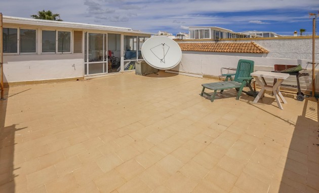 Återförsäljning - Fyrdubbel - La Marina - Urb. La Marina