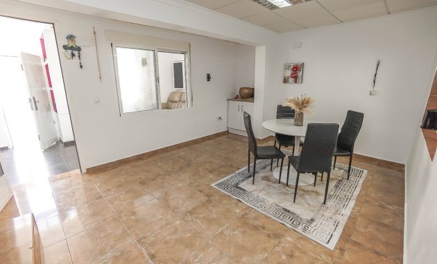 Resale - Townhouse - La Marina - Urb. La Marina