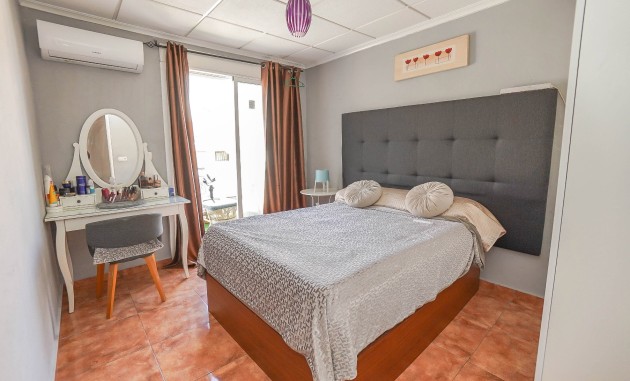 Resale - Townhouse - La Marina - Urb. La Marina