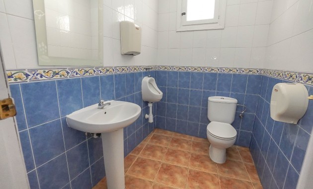 Resale - Commercial - La Marina - Urb. La Marina