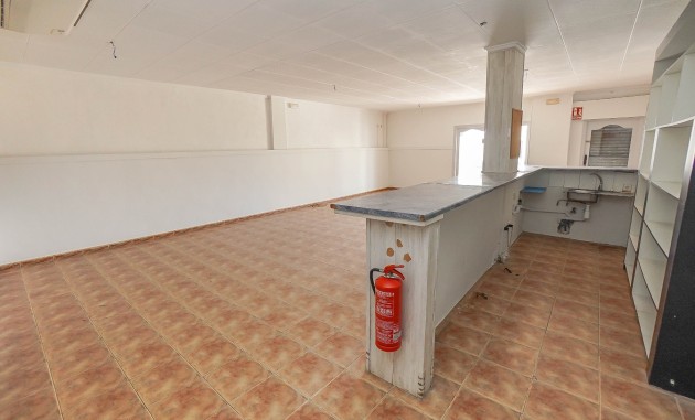 Resale - Commercial - La Marina - Urb. La Marina