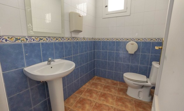 Resale - Commercial - La Marina - Urb. La Marina