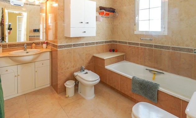 Resale - Detached Villa - La Marina - Urb. La Marina