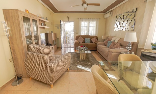Resale - Detached Villa - La Marina - Urb. La Marina