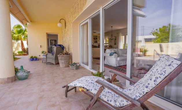 Resale - Detached Villa - La Marina - Urb. La Marina