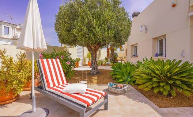 Resale - Detached Villa - La Marina - Urb. La Marina
