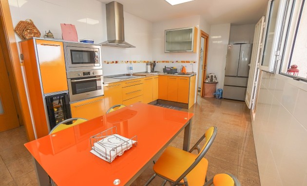 Resale - Detached Villa - La Marina - Urb. El Oasis