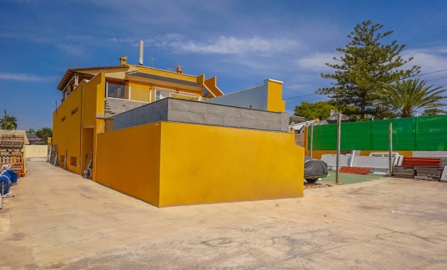 Resale - Detached Villa - La Marina - Urb. El Oasis