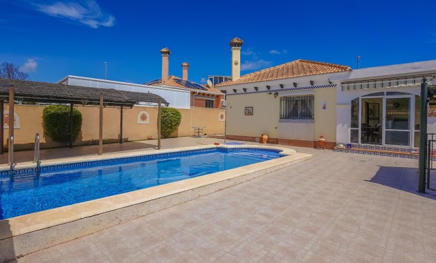 Wiederverkauf - Freistehende Villa - La Marina - Urb. La Marina