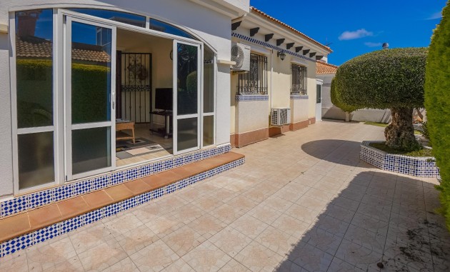 Wiederverkauf - Freistehende Villa - La Marina - Urb. La Marina