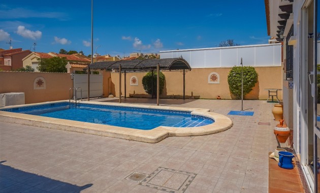 Wiederverkauf - Freistehende Villa - La Marina - Urb. La Marina