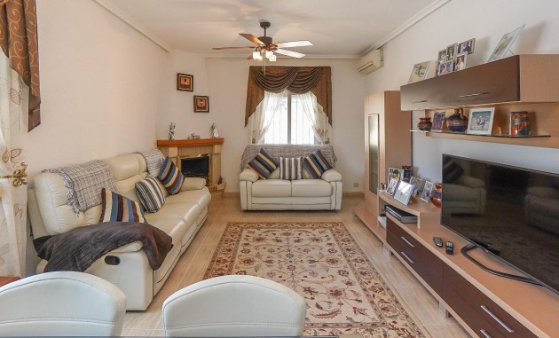 Wiederverkauf - Freistehende Villa - La Marina - Urb. La Marina