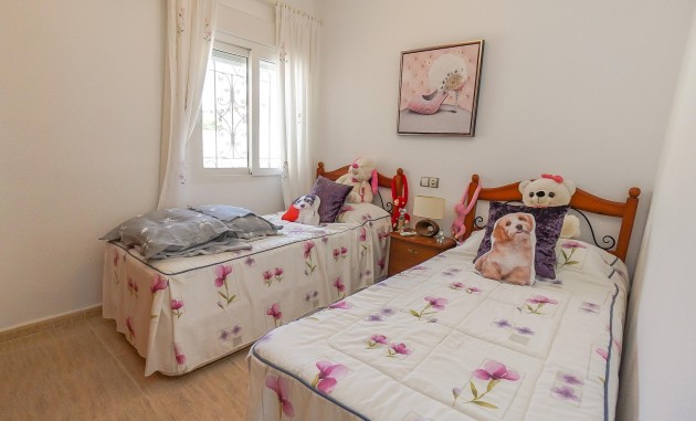 Wiederverkauf - Freistehende Villa - La Marina - Urb. La Marina