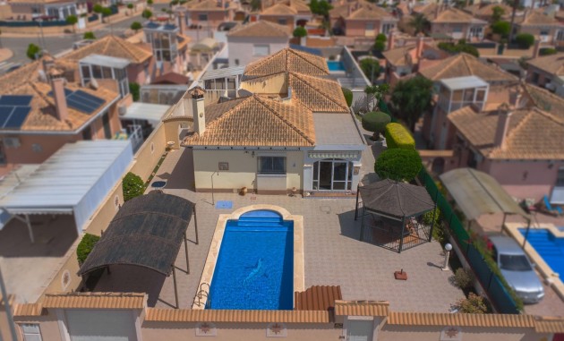 Wiederverkauf - Freistehende Villa - La Marina - Urb. La Marina