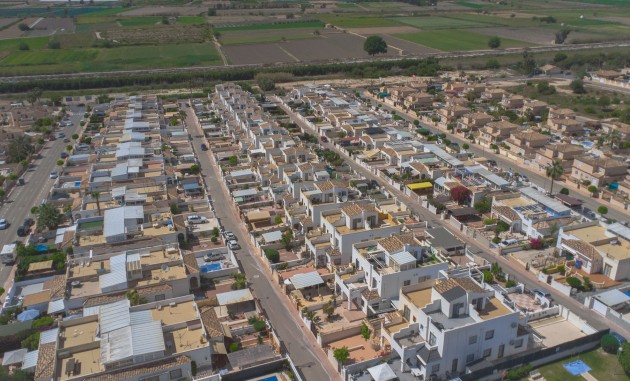 Återförsäljning - Fyrdubbel - La Marina - Urb. La Marina