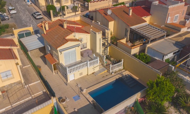 Wiederverkauf - Freistehende Villa - La Marina - Urb. La Marina