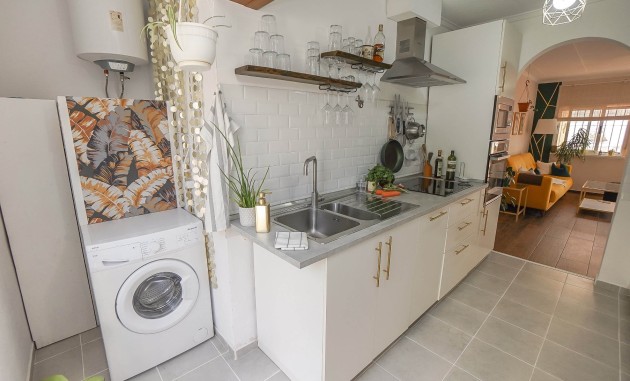Wiederverkauf - Freistehende Villa - La Marina - Urb. La Marina