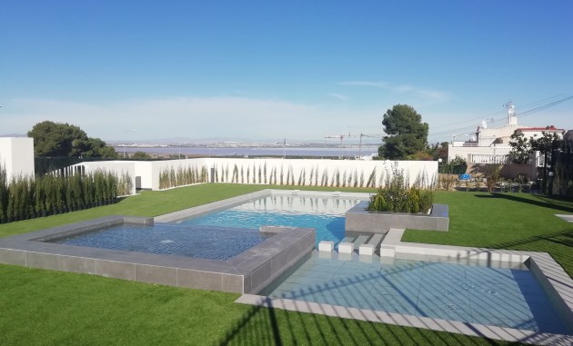 Neue Gebäude - Hoch-Bungalow - Torrevieja