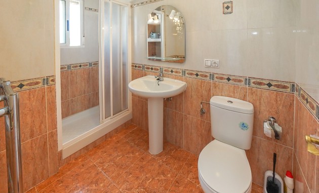 Resale - Quad / Semi-Detached - La Marina - Urb. La Marina