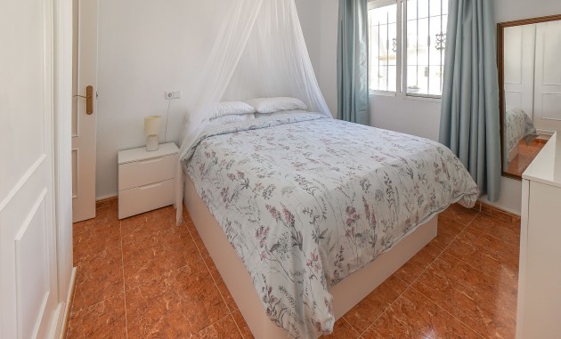 Resale - Quad / Semi-Detached - La Marina - Urb. La Marina