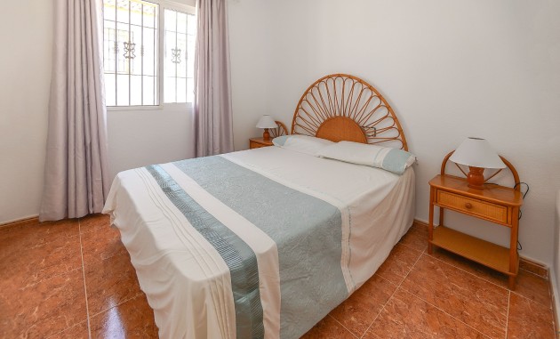 Resale - Quad / Semi-Detached - La Marina - Urb. La Marina