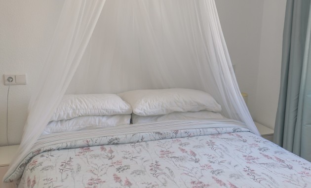 Resale - Quad / Semi-Detached - La Marina - Urb. La Marina