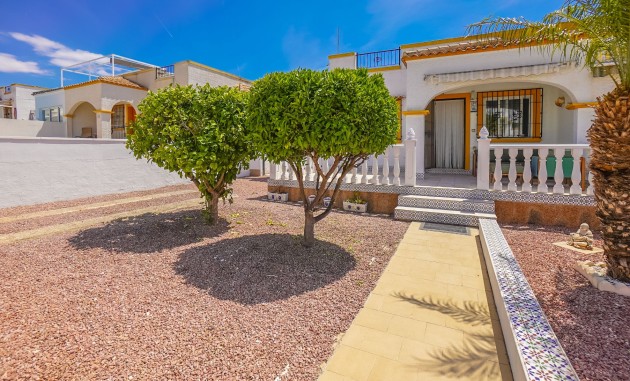Resale - Quad / Semi-Detached - La Marina - Urb. La Marina