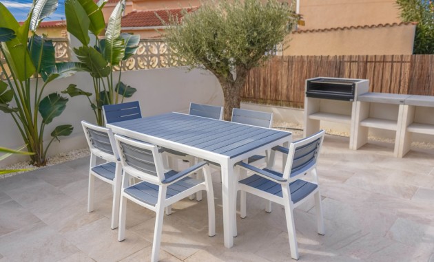 Herverkoop - Vrijstaande villa - La Marina - Urb. La Marina