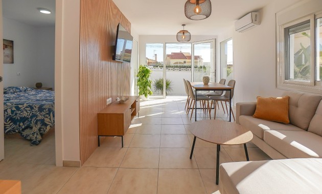 Herverkoop - Vrijstaande villa - La Marina - Urb. La Marina